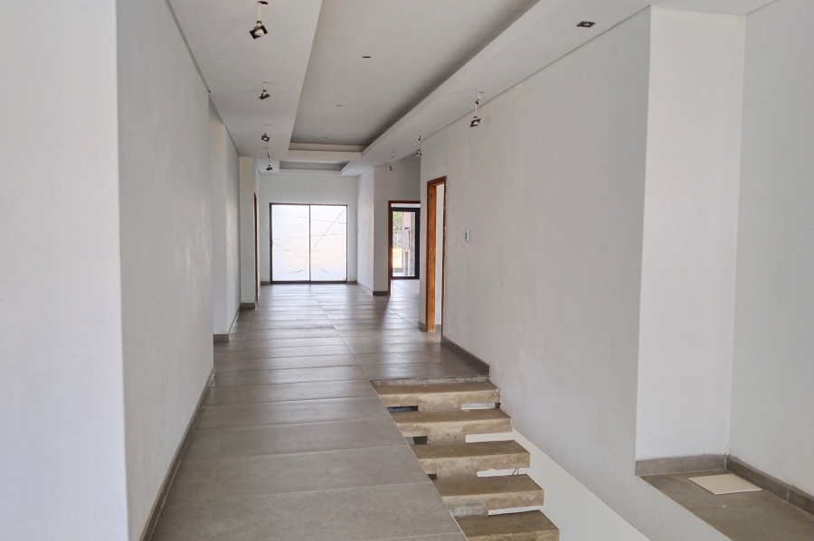 7 Bedroom Property for Sale in Gateway Manor North West